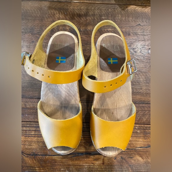 MIA Clogs - Picture 4 of 12